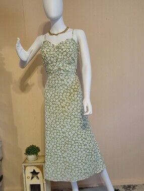 Lulu's Sage Green Floral Spaghetti-Strap Midi Dress